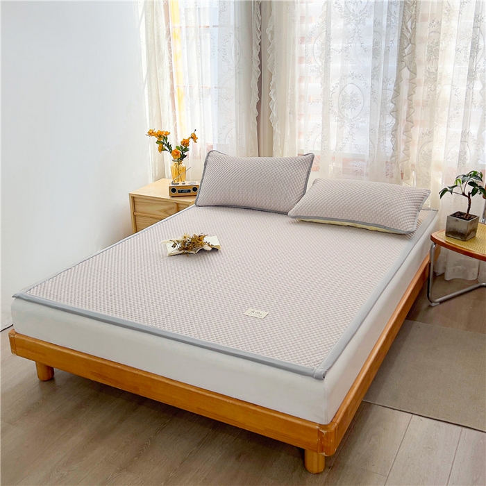 91家纺网 家纺一手货源 找家纺 喜居 2025新款无印风豆豆席宽边平席冰豆豆凉豆豆凉席 奶卡其