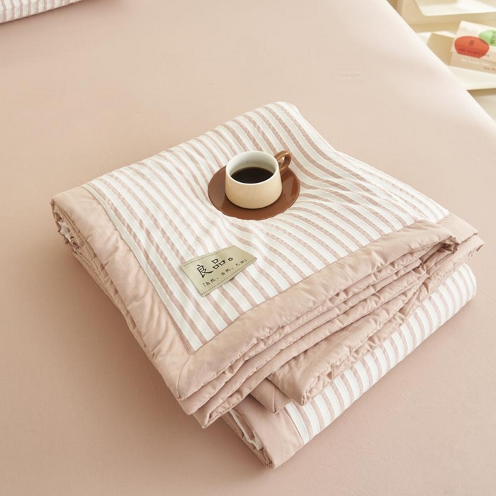 91家纺网 家纺一手货源 找家纺 子由家居 2025新款色织条纹提花大豆夏被四件套 色织条纹-豆沙