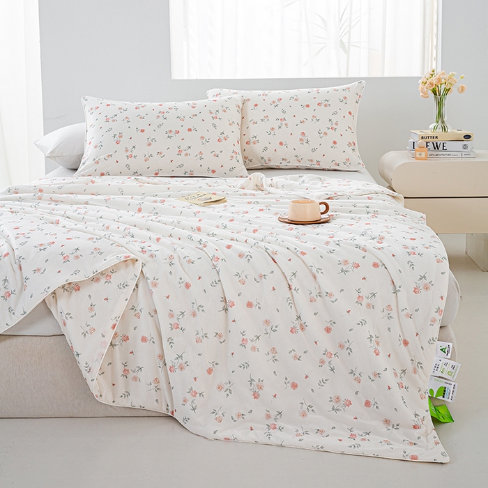 91家纺网 家纺一手货源 找家纺 欧雅搁家纺 2025新款3D数码印花有氨冷感冰激淋凉感丝夏被空调被大豆纤维被子夏凉被 花香漫语