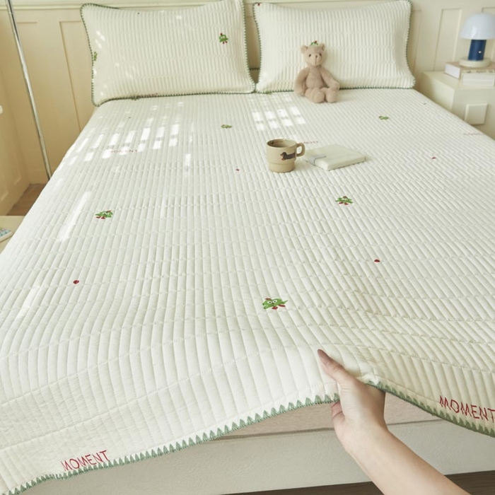 91家纺网 家纺一手货源 找家纺 子由家居 2025新款水洗邹邹纱小清新床盖 床盖-圣诞树