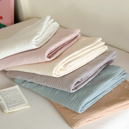 91家纺网 家纺一手货源 找家纺 （总）漫调2025新款双面全棉砂洗水洗星星绗缝床盖三件套多功能夏被