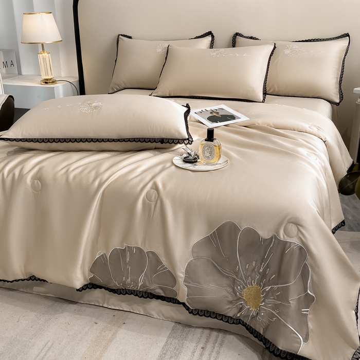 91家纺网 家纺一手货源 找家纺 子由家居 2025新款水洗真丝贴布绣花花边夏被四件套-太阳花 太阳花-杏咖