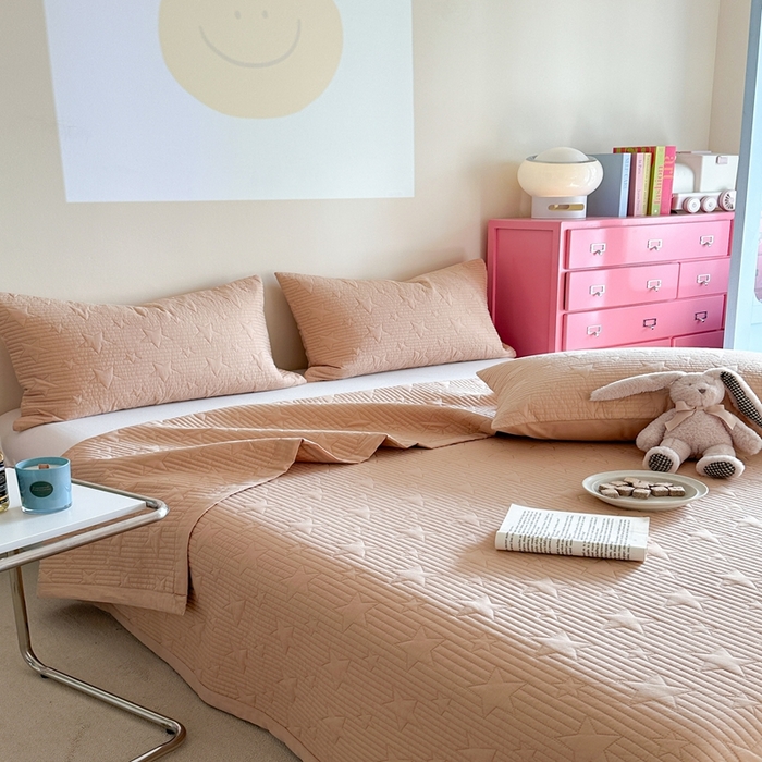 91家纺网 家纺一手货源 找家纺 漫调2025新款双面全棉砂洗水洗星星绗缝床盖三件套多功能夏被 繁星咖