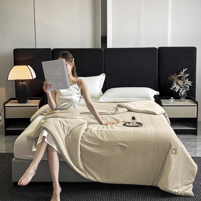 91家纺网 家纺一手货源 找家纺 子由家居 2025新款凉感丝浮雕提花大豆夏被被子被芯 菱形纹-香槟