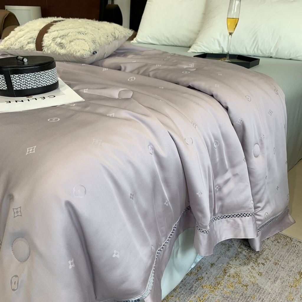 91家纺网 家纺一手货源 找家纺 奈萝家纺 2025新款60S天丝提花夏凉被空调被子被芯 烟熏紫