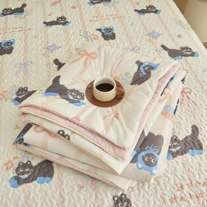 91家纺网 家纺一手货源 找家纺 子由家居 2025新款凉感丝豆豆夏被四件套 凉感豆豆被-喵星人