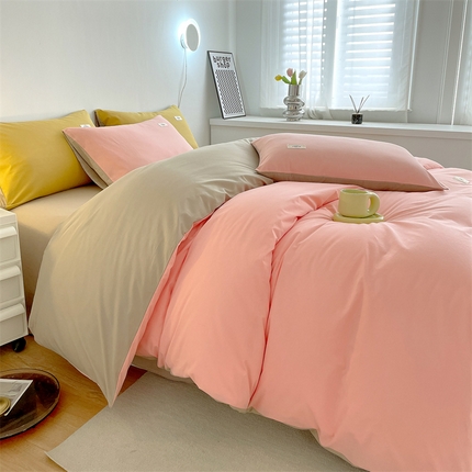 91家纺网 家纺一手货源 找家纺 （总）798家纺 2025新款全棉13070纯色双拼系列单被套场景二