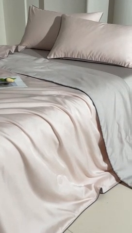 91家纺网 家纺一手货源 找家纺 笙意家纺 2025新款凉感水洗真丝麻绳双拼夏凉被-华尔兹系列 华尔兹-奶油粉+山灰