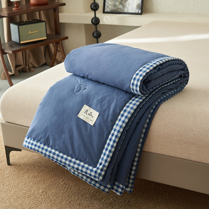 91家纺网 家纺一手货源 找家纺 子由家居 2025新款水洗棉棋盘格织标大豆纤维夏被被子被芯 棋盘格边夏被-深蓝