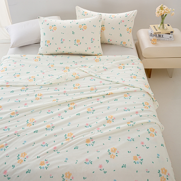 91家纺网 家纺一手货源 找家纺 欧雅搁家纺 2025新款3D数码印花有氨冷感冰激淋凉感丝夏被空调被大豆纤维被子夏凉被 楚楚花颜