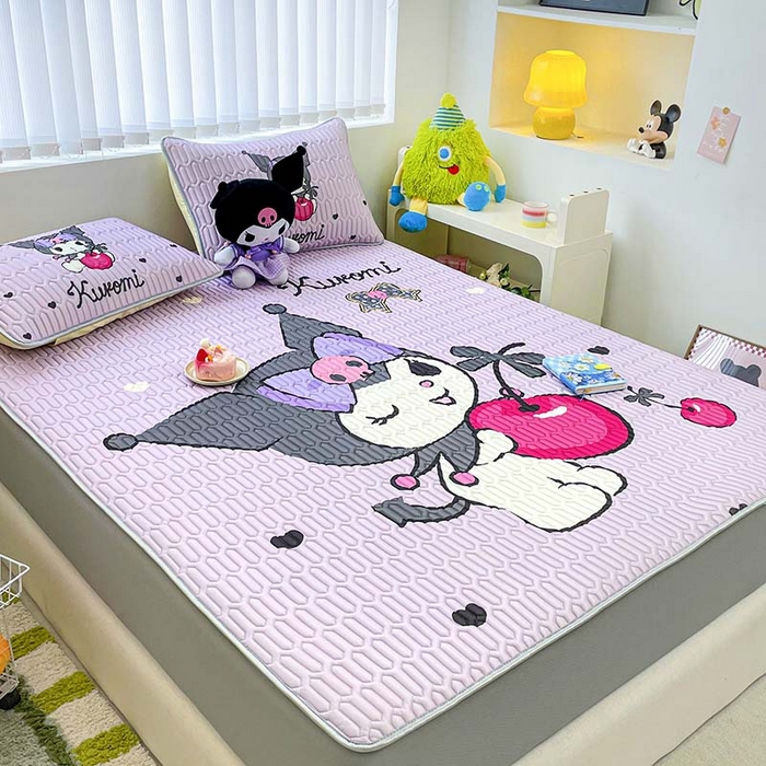 91家纺网 家纺一手货源 找家纺 米帛家纺2025新款大版三丽鸥乳胶凉席-绑带款 樱桃库洛米