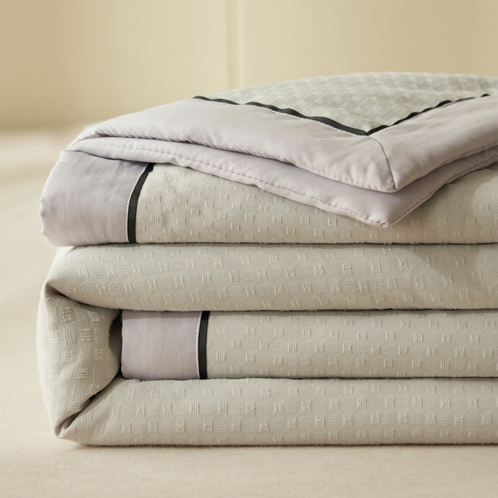 91家纺网 家纺一手货源 找家纺 子由家居 2025新款雪花棉提花大豆被被子被芯 雪花棉-浅灰