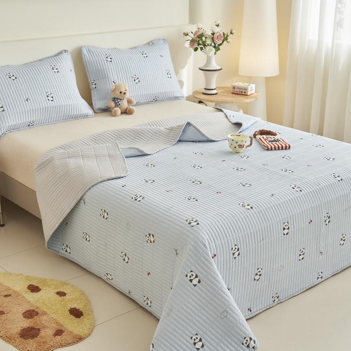 91家纺网 家纺一手货源 找家纺 子由家居 2025新款纯棉印花夹棉床盖 棉花被-熊猫乐园