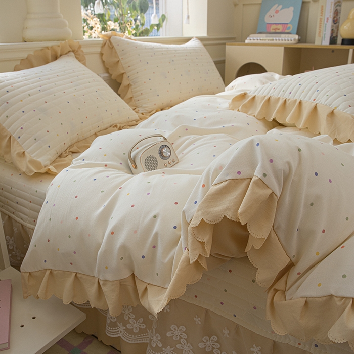 91家纺网 家纺一手货源 找家纺 珍爱家纺 2025新款A类针织棉双层纱夹棉床盖床裙花边单件三件四件套 奶油波点