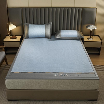 91家纺网 家纺一手货源 找家纺 （总）鑫琪莱家纺 2025新款PE雪藤刺绣工艺款凉席