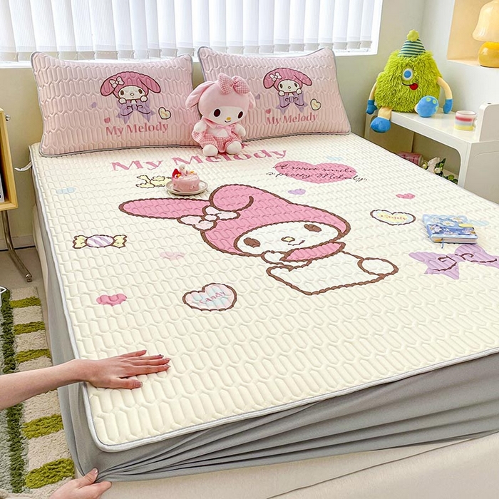 91家纺网 家纺一手货源 找家纺 米帛2025新款大版三丽鸥乳胶凉席-床笠款 糖果美乐蒂