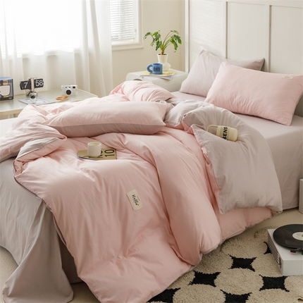 91家纺网 家纺一手货源 找家纺 （总）798家纺 2025新款全棉13070纯色双拼系列单被套场景一