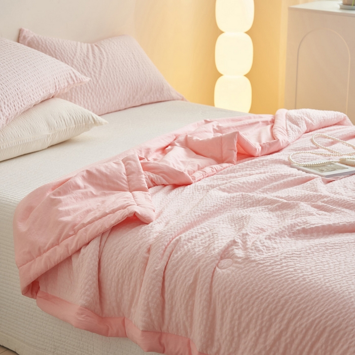 91家纺网 家纺一手货源 找家纺 子由家居 2025新款水洗棉泡泡格大豆纤维夏被被子被芯 泡泡格-浅粉