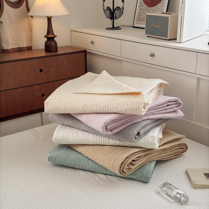 91家纺网 家纺一手货源 找家纺 （总）漫调2025新款双面全棉砂洗水洗星星绗缝多功能夏被床盖三件套