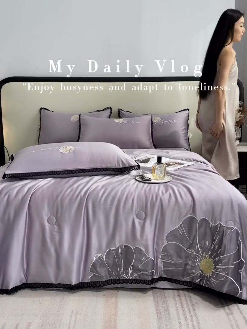 91家纺网 家纺一手货源 找家纺 子由家居 2025新款水洗真丝贴布绣花花边夏被四件套-太阳花 太阳花-浅紫