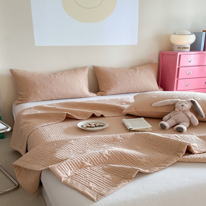 91家纺网 家纺一手货源 找家纺 漫调2025新款双面全棉砂洗水洗星星绗缝床盖三件套多功能夏被 繁星咖