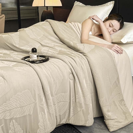 91家纺网 家纺一手货源 找家纺 （总）子由家居 2025新款凉感丝浮雕提花大豆夏被被子被芯