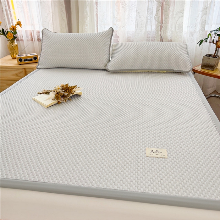 91家纺网 家纺一手货源 找家纺 喜居 2025新款无印风豆豆席宽边平席冰豆豆凉豆豆凉席 椰子灰