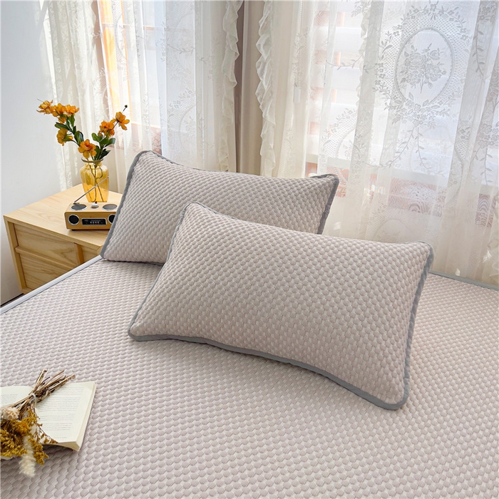 91家纺网 家纺一手货源 找家纺 喜居 2025新款无印风豆豆席宽边平席冰豆豆凉豆豆凉席 奶卡其