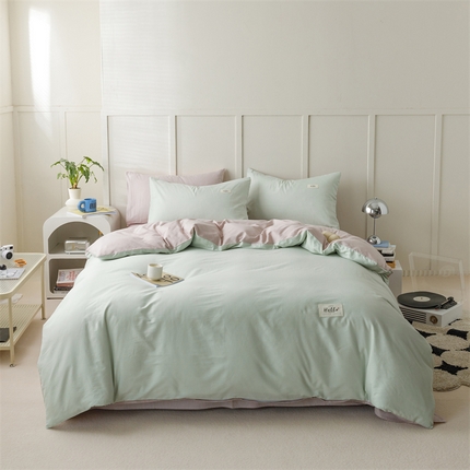 91家纺网 家纺一手货源 找家纺 （总）798家纺 2025新款全棉13070纯色双拼系列四件套场景一