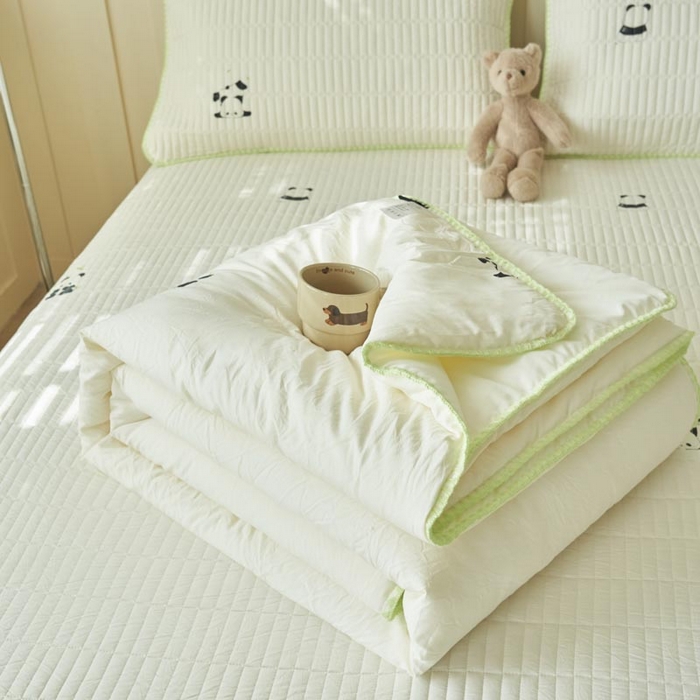 91家纺网 家纺一手货源 找家纺 子由家居 2025新款水洗邹邹纱小清新大豆纤维夏被被子被芯 夏被-熊猫