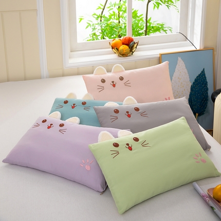 （总）枕之坊 2025年新款水洗纯棉调皮猫水洗纯棉调皮猫羽丝枕  30*50  