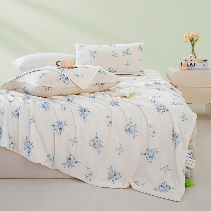 91家纺网 家纺一手货源 找家纺 欧雅搁家纺 2025新款3D数码印花有氨冷感冰激淋凉感丝夏被空调被大豆纤维被子夏凉被 月夕华晨