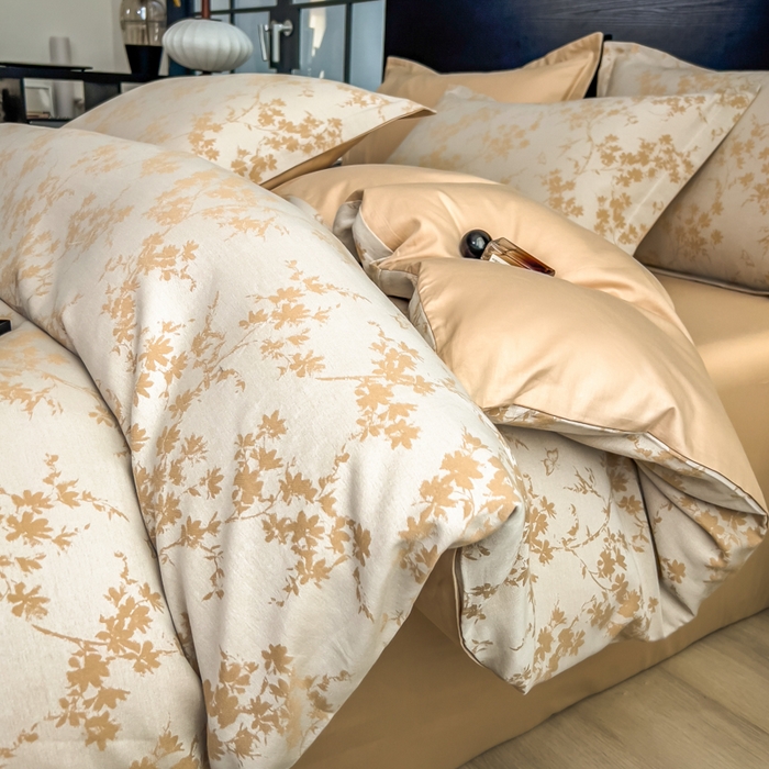 91家纺网 家纺一手货源 找家纺 倾慕家纺 2025新款60S提花全棉单品被套 爱玲说卡其