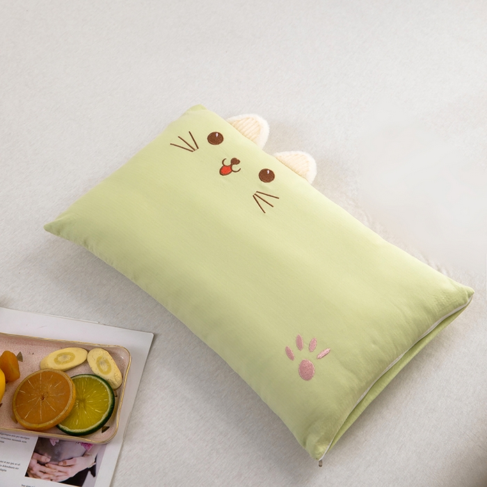 91家纺网 家纺一手货源 找家纺 （总）枕之坊 2025年新款水洗纯棉调皮猫水洗纯棉调皮猫羽丝枕  30*50 