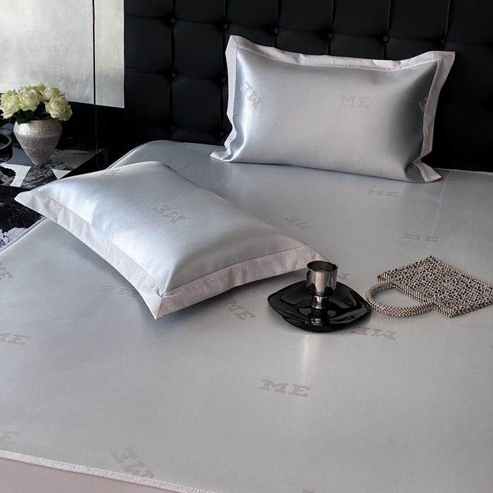 91家纺网 家纺一手货源 找家纺 由有家居 2025新款A类轻奢高精密7A抗菌色织可水洗冰丝床笠款凉席三件套 觅