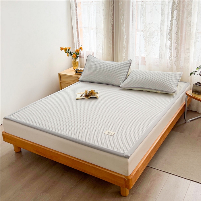 91家纺网 家纺一手货源 找家纺 喜居 2025新款无印风豆豆席宽边平席冰豆豆凉豆豆凉席 椰子灰