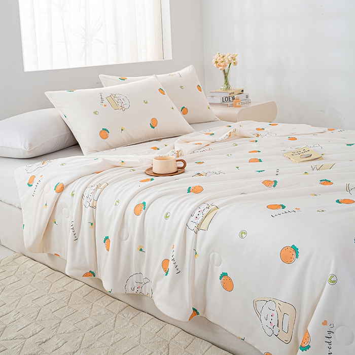 91家纺网 家纺一手货源 找家纺 欧雅搁家纺 2025新款3D数码印花有氨冷感冰激淋凉感丝夏被空调被大豆纤维被子夏凉被 草莓狗狗