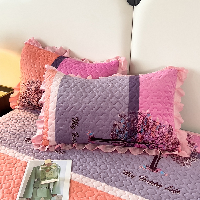 91家纺网 家纺一手货源 找家纺 2025新款水晶绒床单盖毯单人三件套花边毯子冬季加厚保暖双人加棉防滑绒毯 粉色发财树