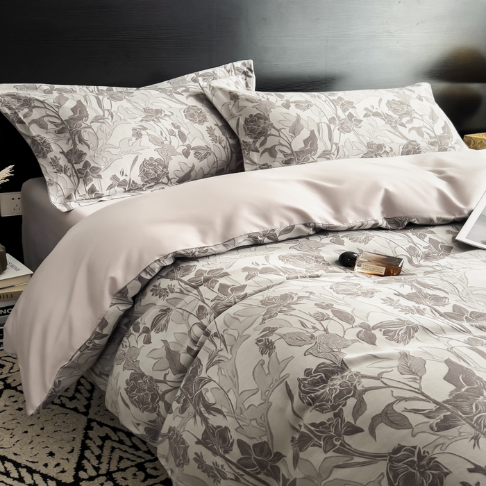 91家纺网 家纺一手货源 找家纺 倾慕家纺 2025新款60S提花全棉单品被套 洛丽塔灰