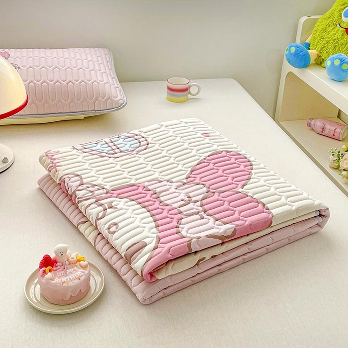 91家纺网 家纺一手货源 找家纺 米帛家纺2025新款大版三丽鸥乳胶凉席-绑带款 窗帘美乐蒂