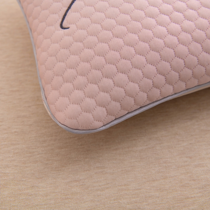 91家纺网 家纺一手货源 找家纺 芯洲 2025年新款荞麦枕颈椎枕凉感冰豆豆夏季时尚护颈枕 冰感豆颈椎枕-粉  20*50cm