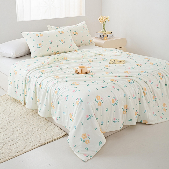 91家纺网 家纺一手货源 找家纺 欧雅搁家纺 2025新款3D数码印花有氨冷感冰激淋凉感丝夏被空调被大豆纤维被子夏凉被 楚楚花颜