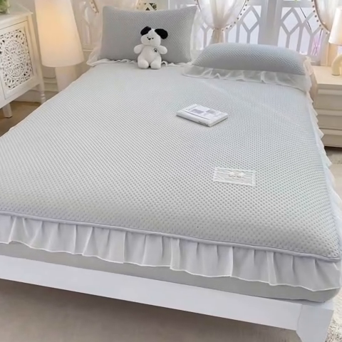 91家纺网 家纺一手货源 找家纺 眠势力 2025新款华夫格花边床笠豆豆凉席款夏季凉感床垫保护套 （提供买家秀） 杏子灰