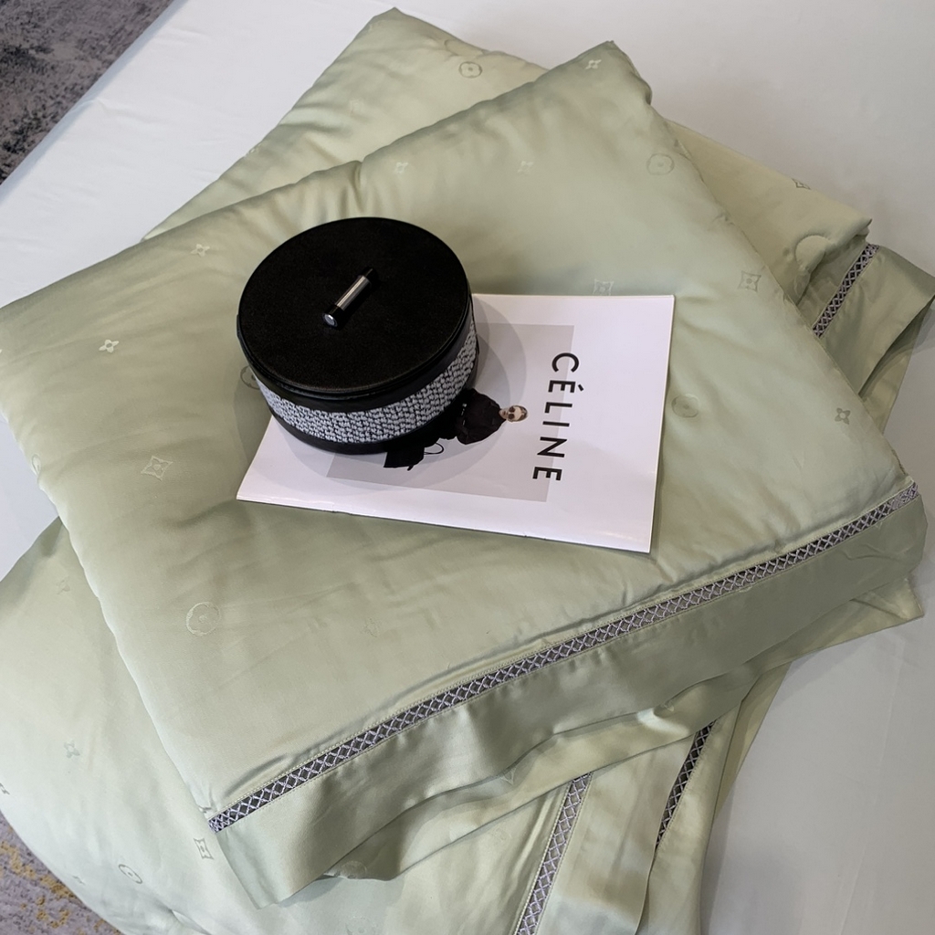 91家纺网 家纺一手货源 找家纺 奈萝家纺 2025新款60S天丝提花夏凉被空调被子被芯 抹茶绿