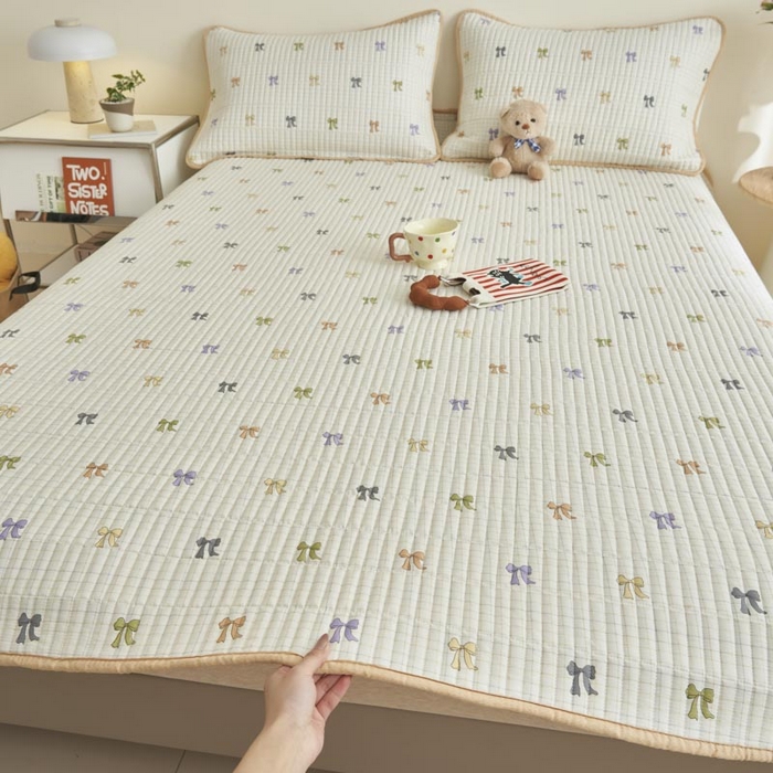 91家纺网 家纺一手货源 找家纺 子由家居 2025新款纯棉印花夹棉床盖 纯棉床盖-蝶恋花