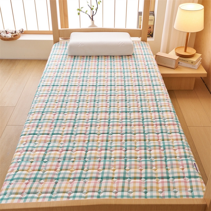 91家纺网 家纺一手货源 找家纺 艺博床垫 2025新款水洗棉棉花学生床垫 冰淇淋格