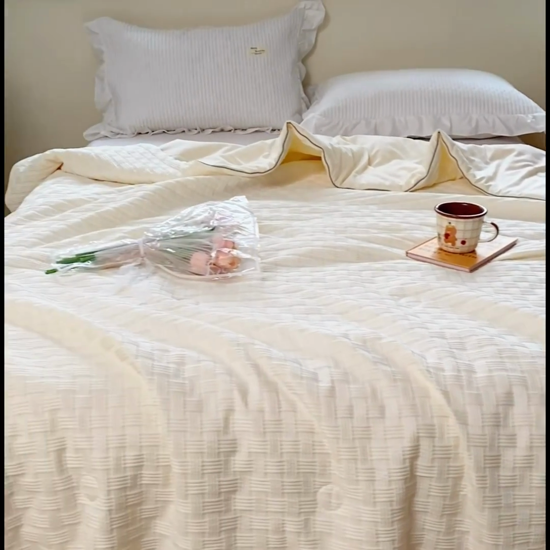 91家纺网 家纺一手货源 找家纺 左右家纺 2025新款华夫格大豆夏被被子被芯 浅白