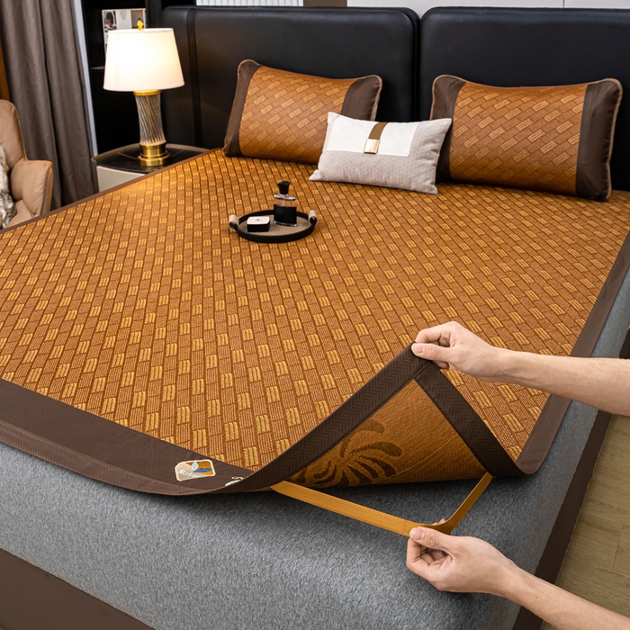 91家纺网 家纺一手货源 找家纺 81号家纺 2025新款古藤席三件套凉席三件套 古藤席-方格咖