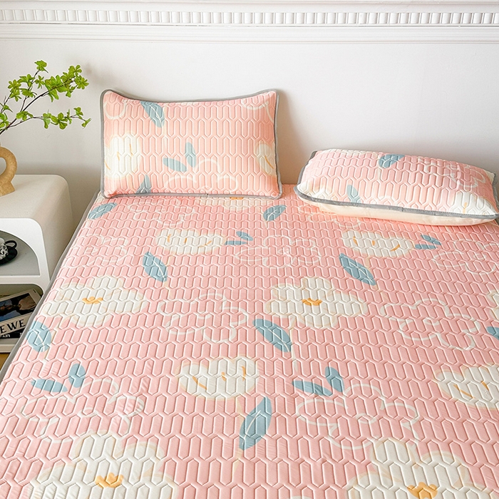 91家纺网 家纺一手货源 找家纺 悦织湾家纺 2025新款床单款乳胶席三件套印花纯色冰丝凉感夏凉席 一支莲粉