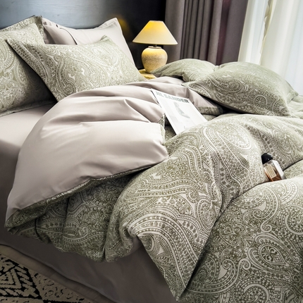 91家纺网 家纺一手货源 找家纺 倾慕家纺 2025新款60S提花全棉单品被套 皇室贵族绿